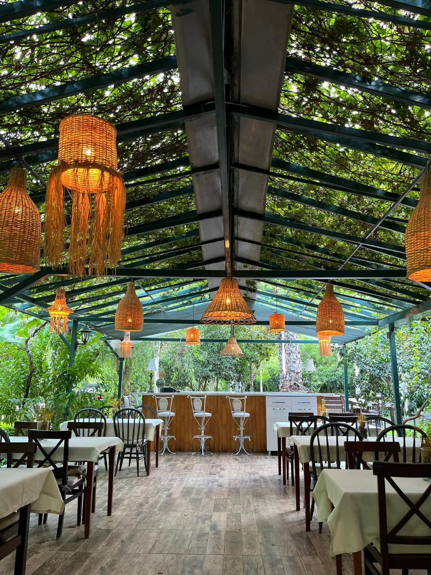 Kibala Hotel Чирали Экстерьер фото