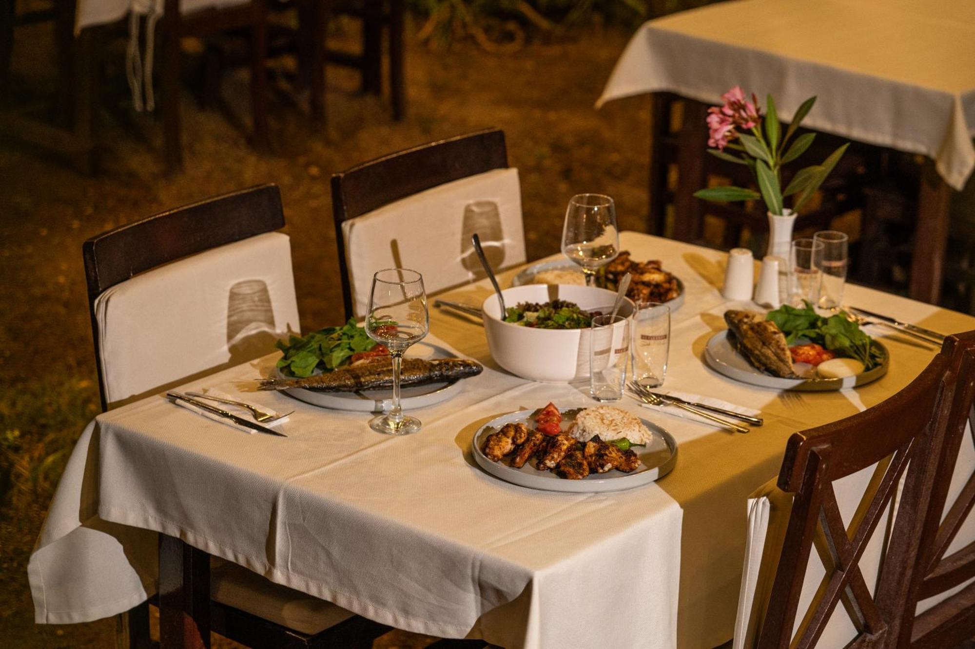 Kibala Hotel Чирали Экстерьер фото